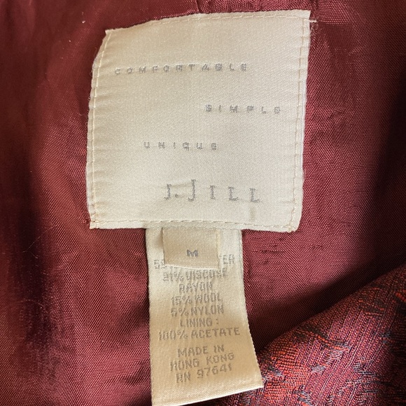 🔷J Jill Red Floral Jacquard Lightweight Jacket Button Up Long Sleeve Size Medium - Picture 8 of 8